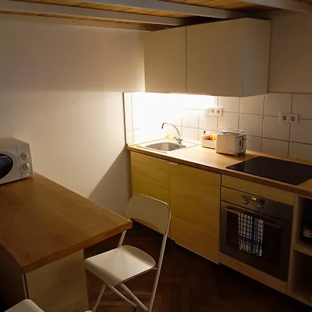 Cozy In Near Ruined Bars Apartment
